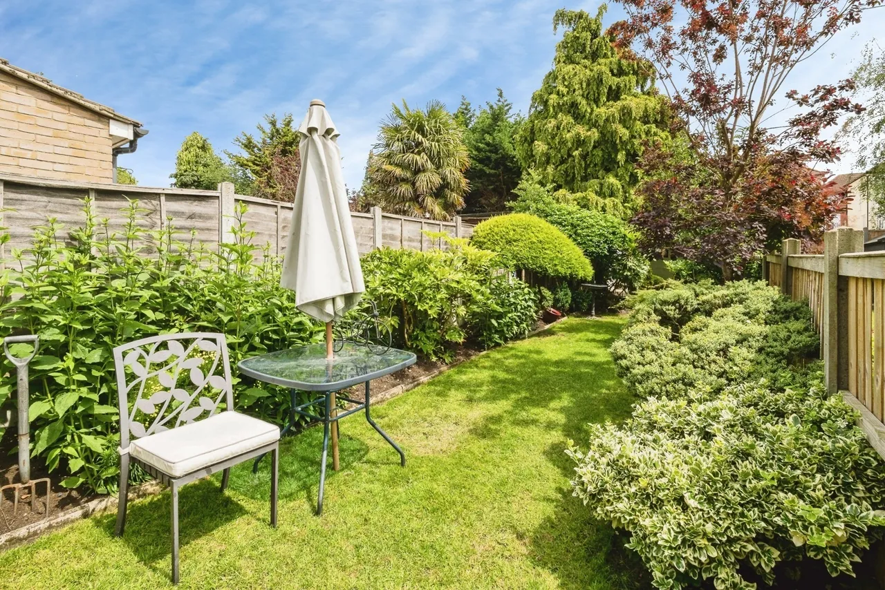 Lechmere Avenue, Woodford Green, IG8, photo 11