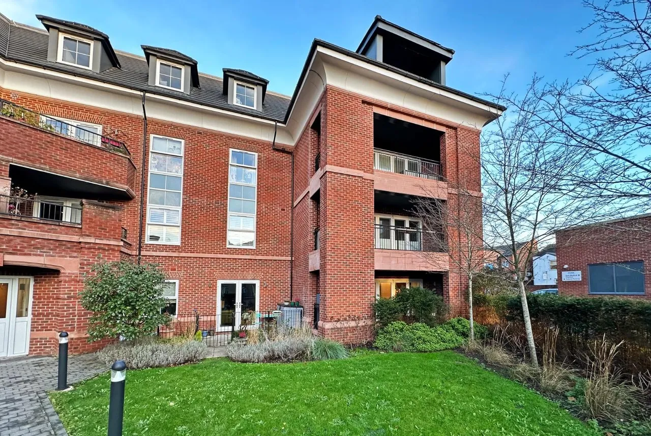 Baker Street, Timperley, Cheshire WA15 7BP, photo 16