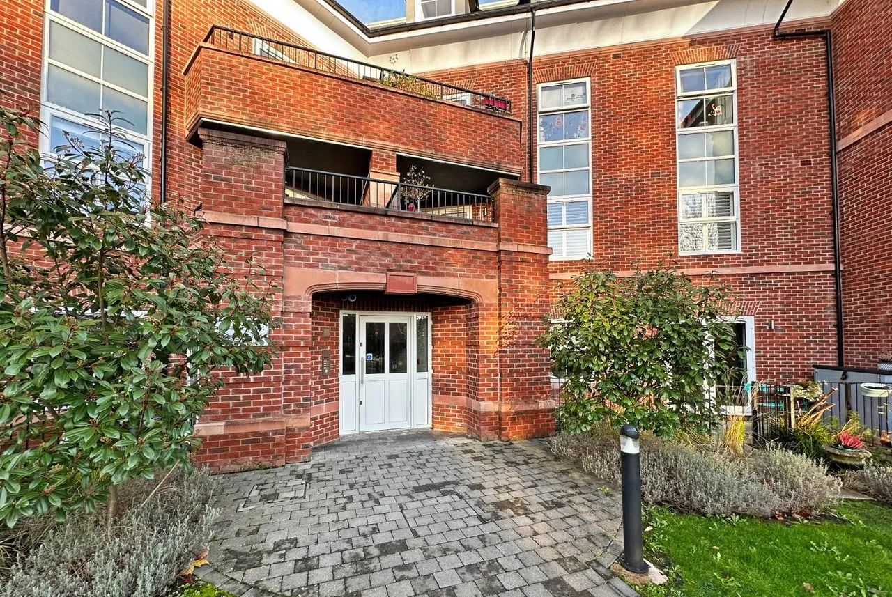 Baker Street, Timperley, Cheshire WA15 7BP, photo 17