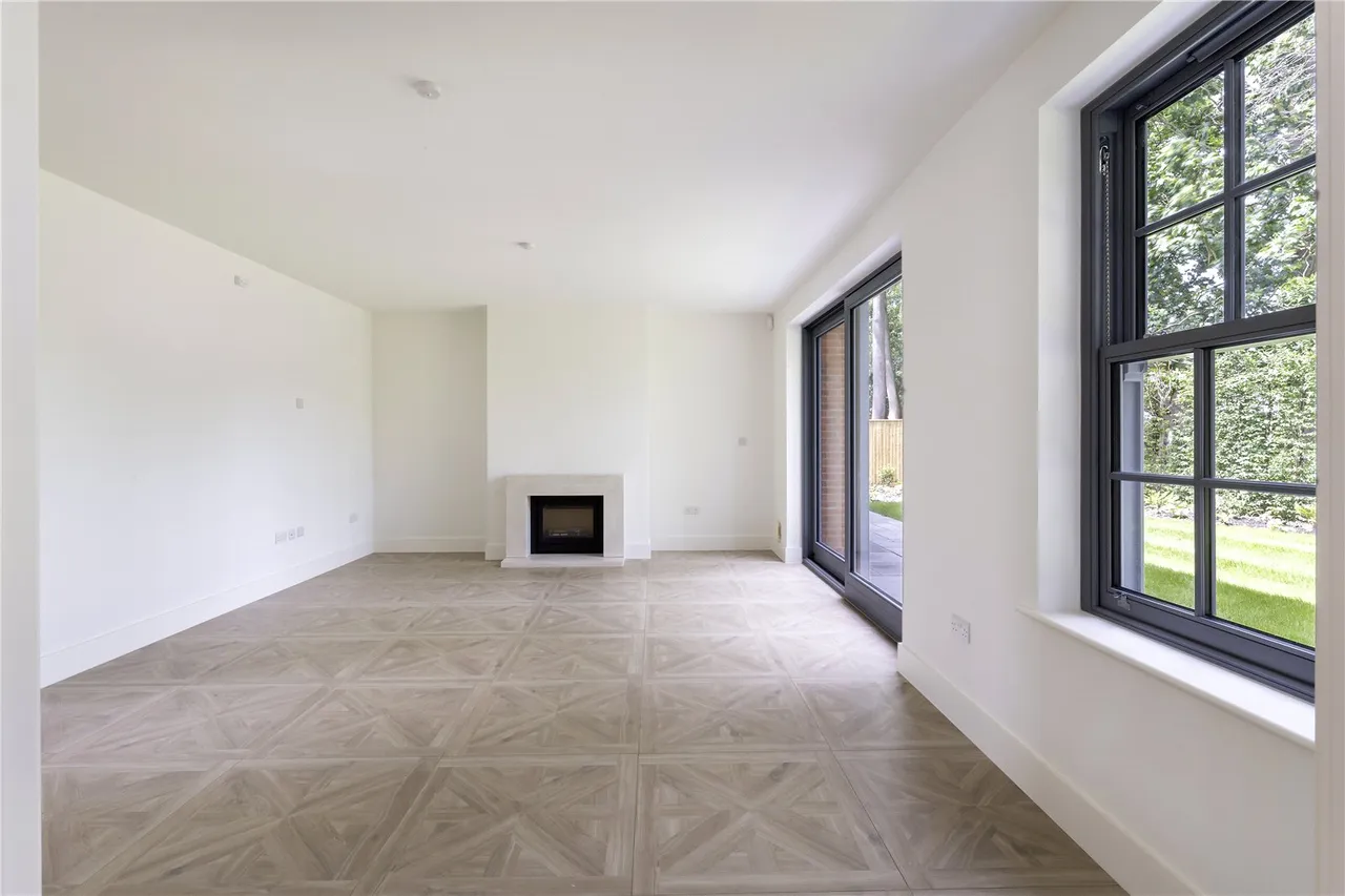 Stunning NEW HOME in an exclusive gated development of only eight homes, photo 10