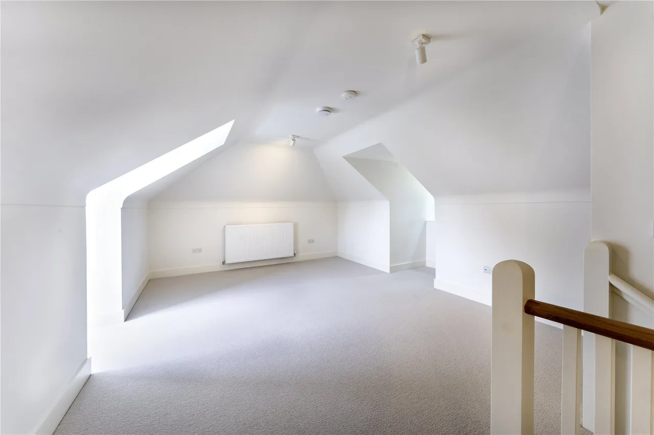 Stunning NEW HOME in an exclusive gated development of only eight homes, photo 16