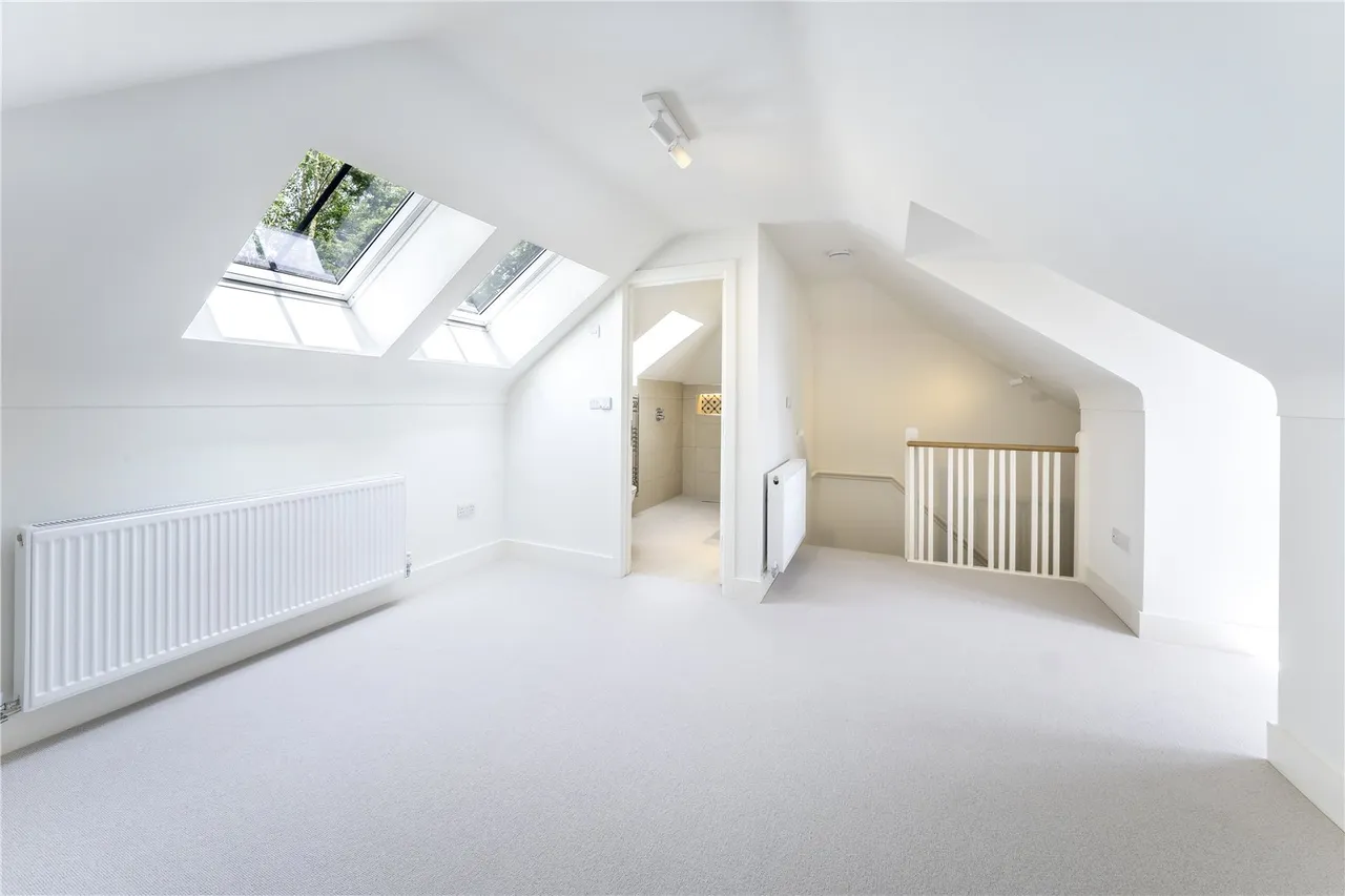 Stunning NEW HOME in an exclusive gated development of only eight homes, photo 18