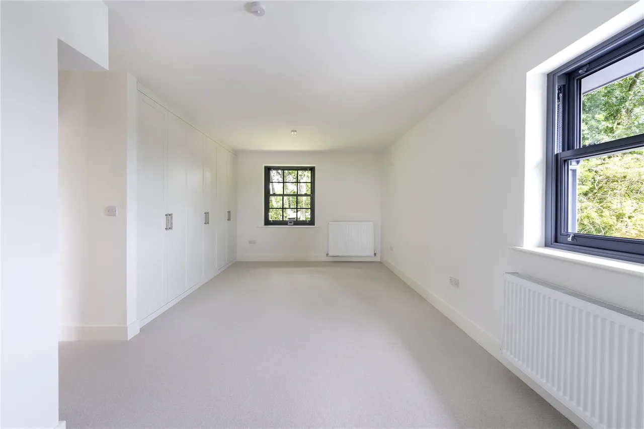 Stunning NEW HOME in an exclusive gated development of only eight homes, photo 15