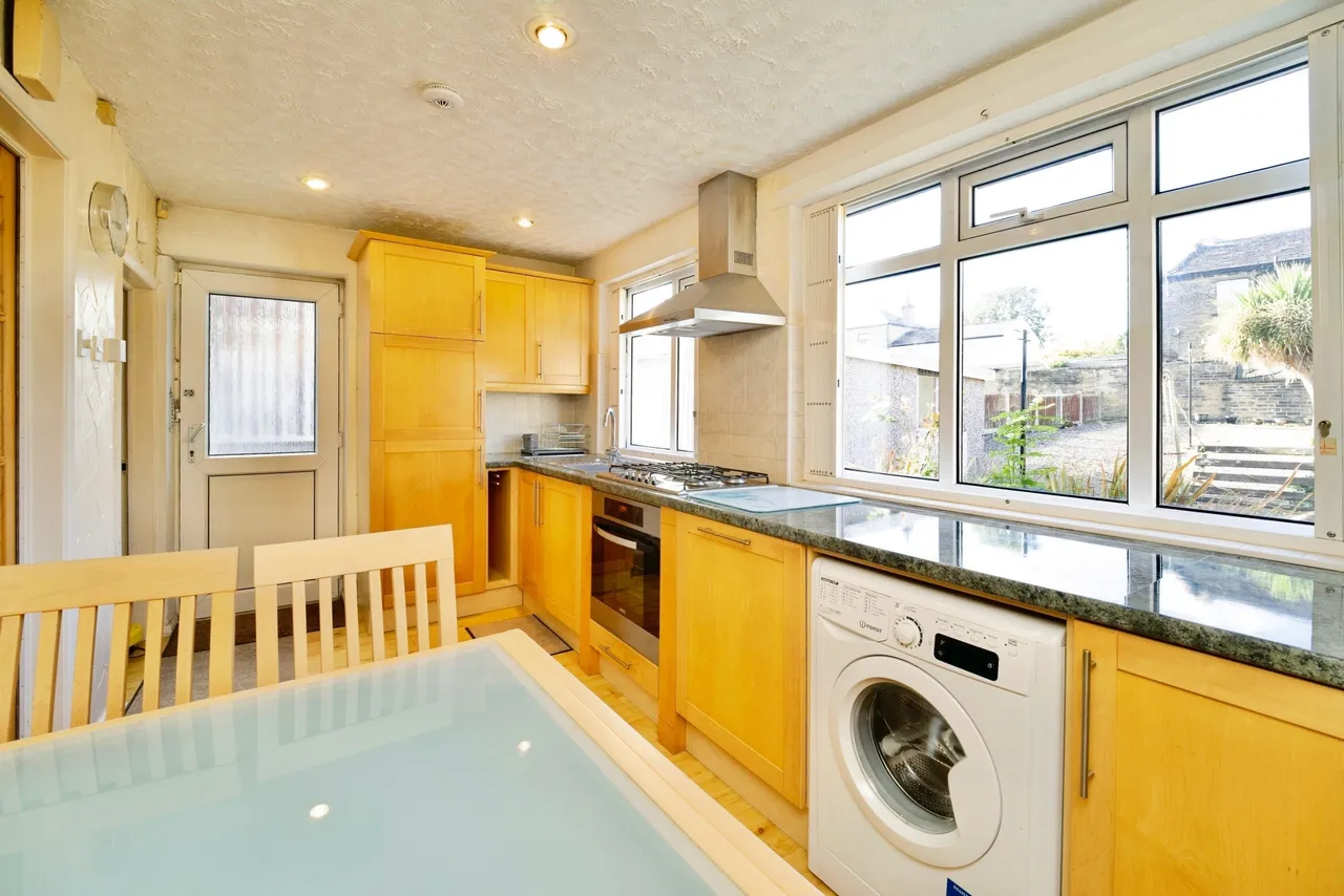 St. Wilfrids Crescent, Bradford, BD7, photo 9