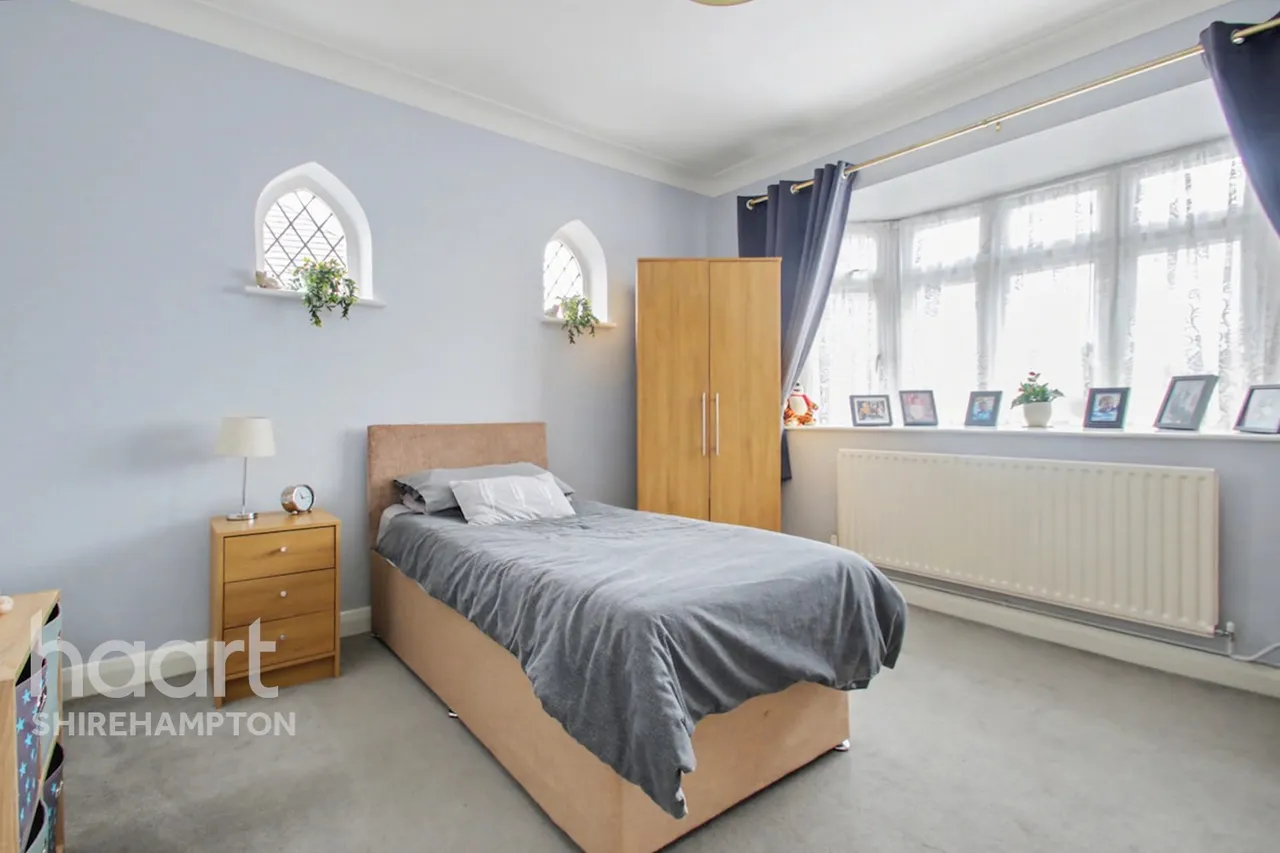 Lois Drive, Shepperton, TW17, photo 7