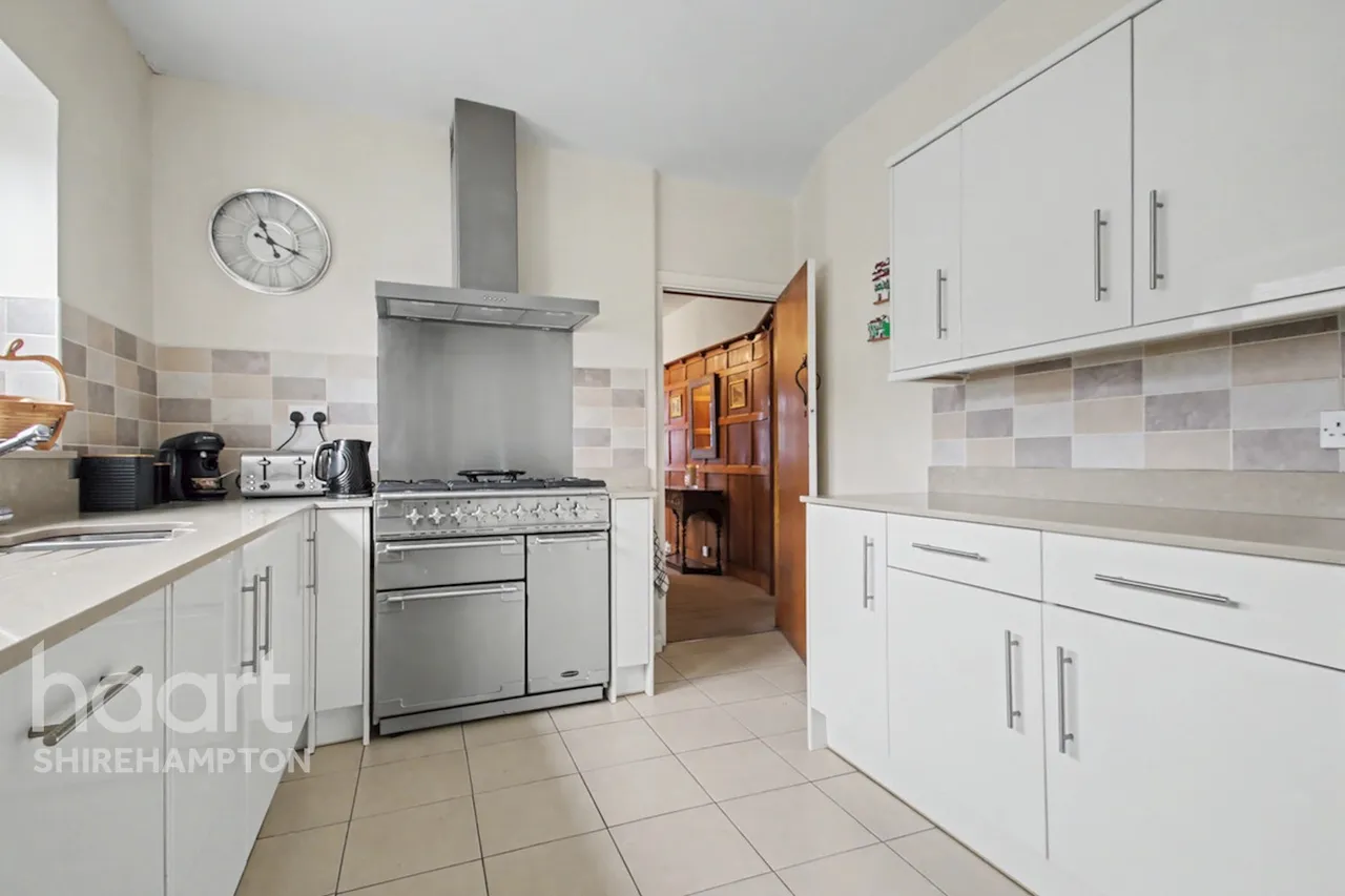 Lois Drive, Shepperton, TW17, photo 6
