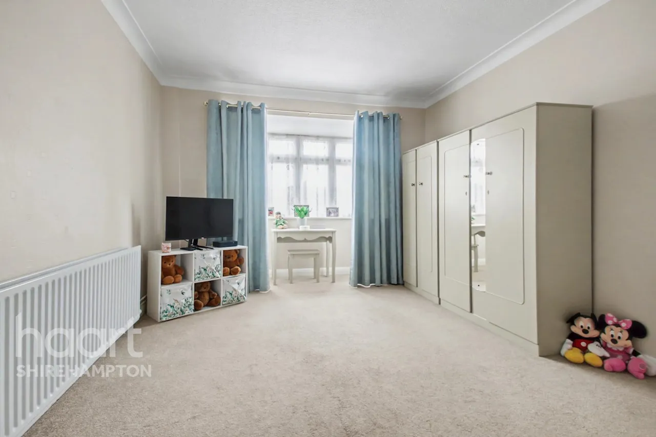 Lois Drive, Shepperton, TW17, photo 8