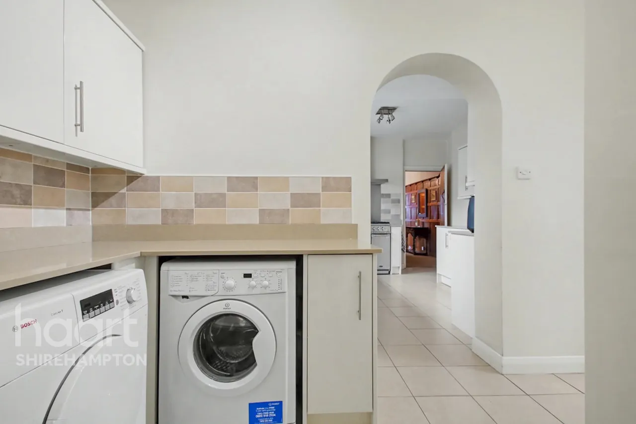 Lois Drive, Shepperton, TW17, photo 5