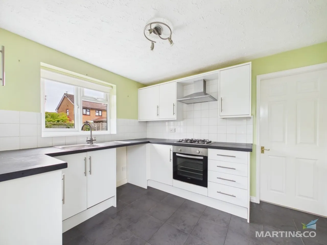 Ebony Close, Moreton, photo 9