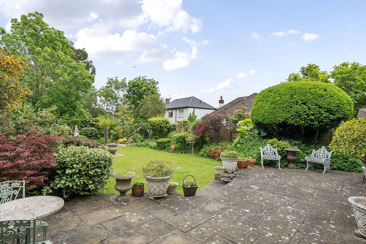 Myddelton Park, London, N20, photo 15