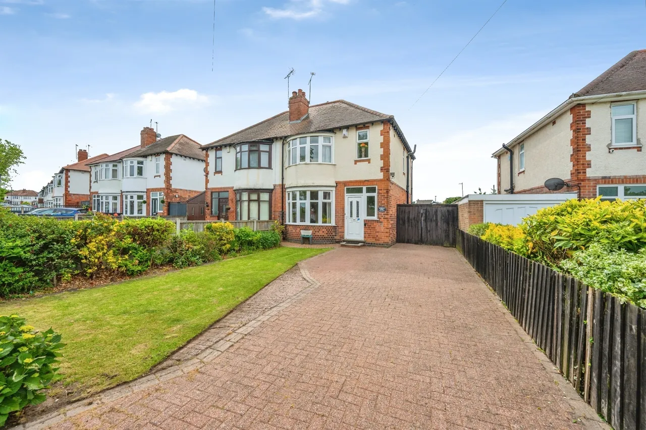 3 bed house for sale, Carlton Avenue, Shelton Lock, DE24