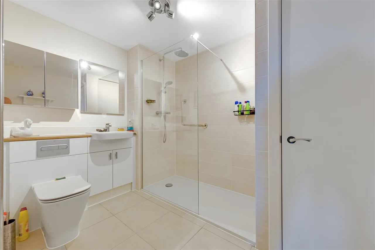 Station Road, Hook, RG27, photo 8