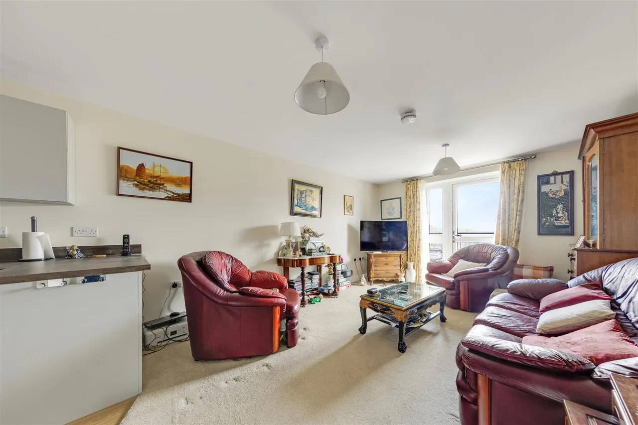 Station Road, Hook, RG27, photo 2