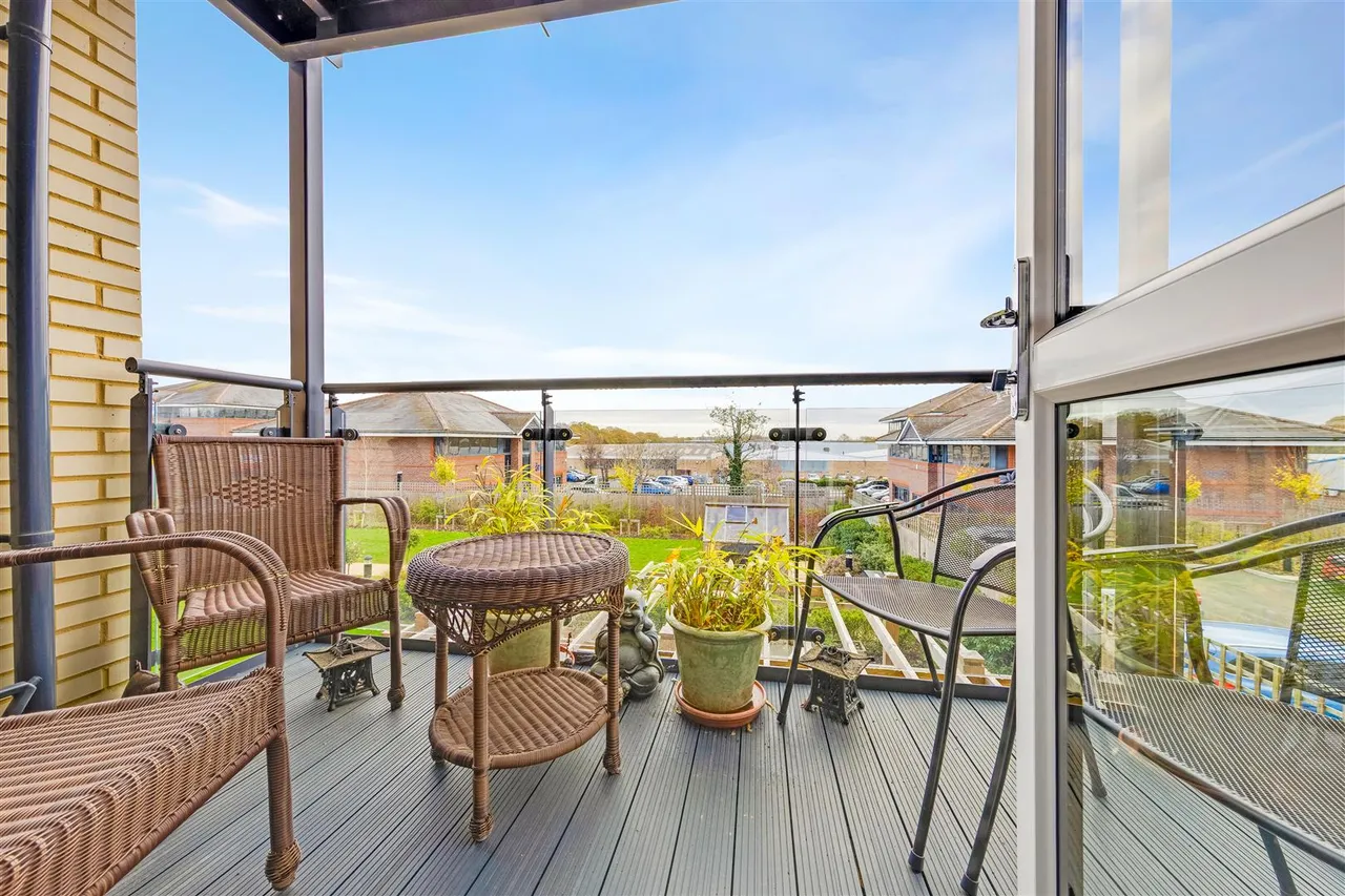 Station Road, Hook, RG27, photo 6