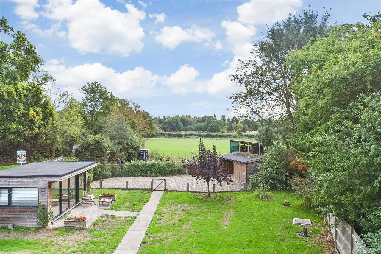 Lughorse Lane, Hunton, ME15, photo 4