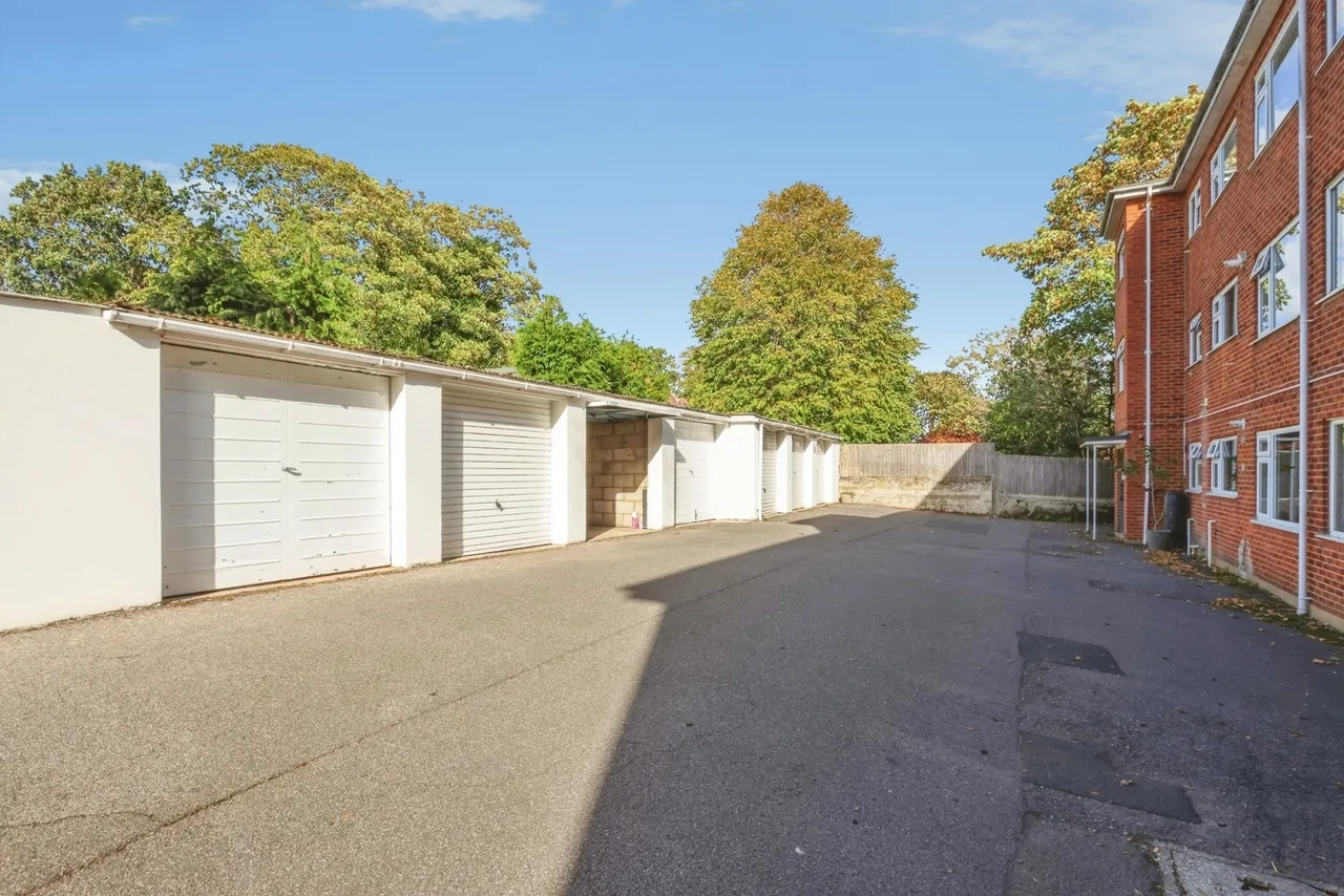 Alexandra Road, Poole, BH14, photo 17