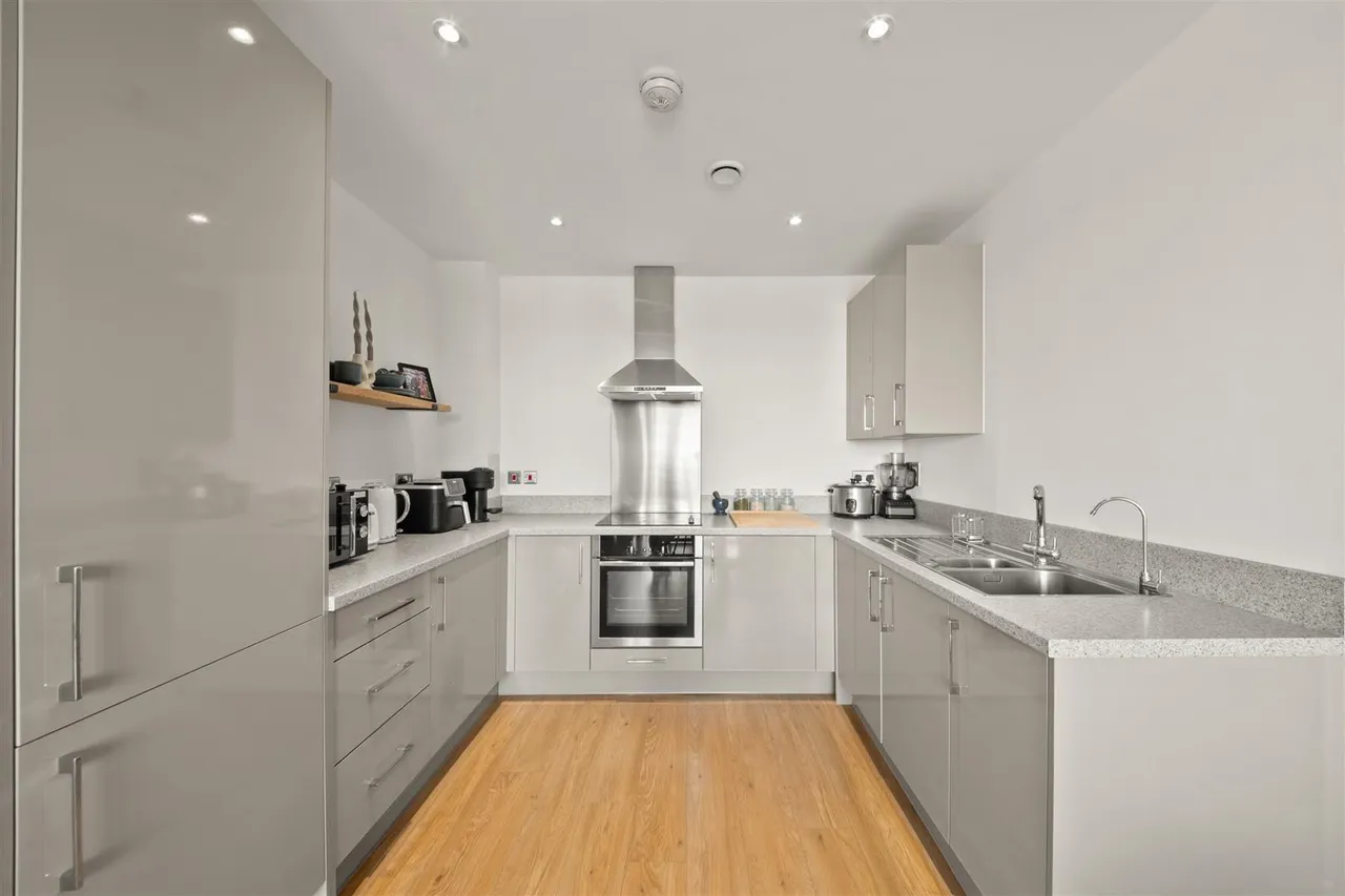 London Road, Isleworth, photo 3