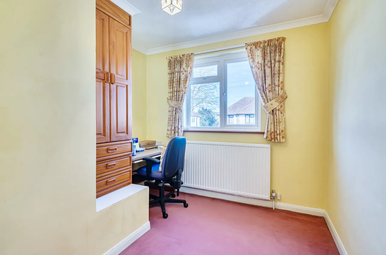 Le Marchant Road, Frimley, Camberley, Surrey, GU16 8RW, photo 15