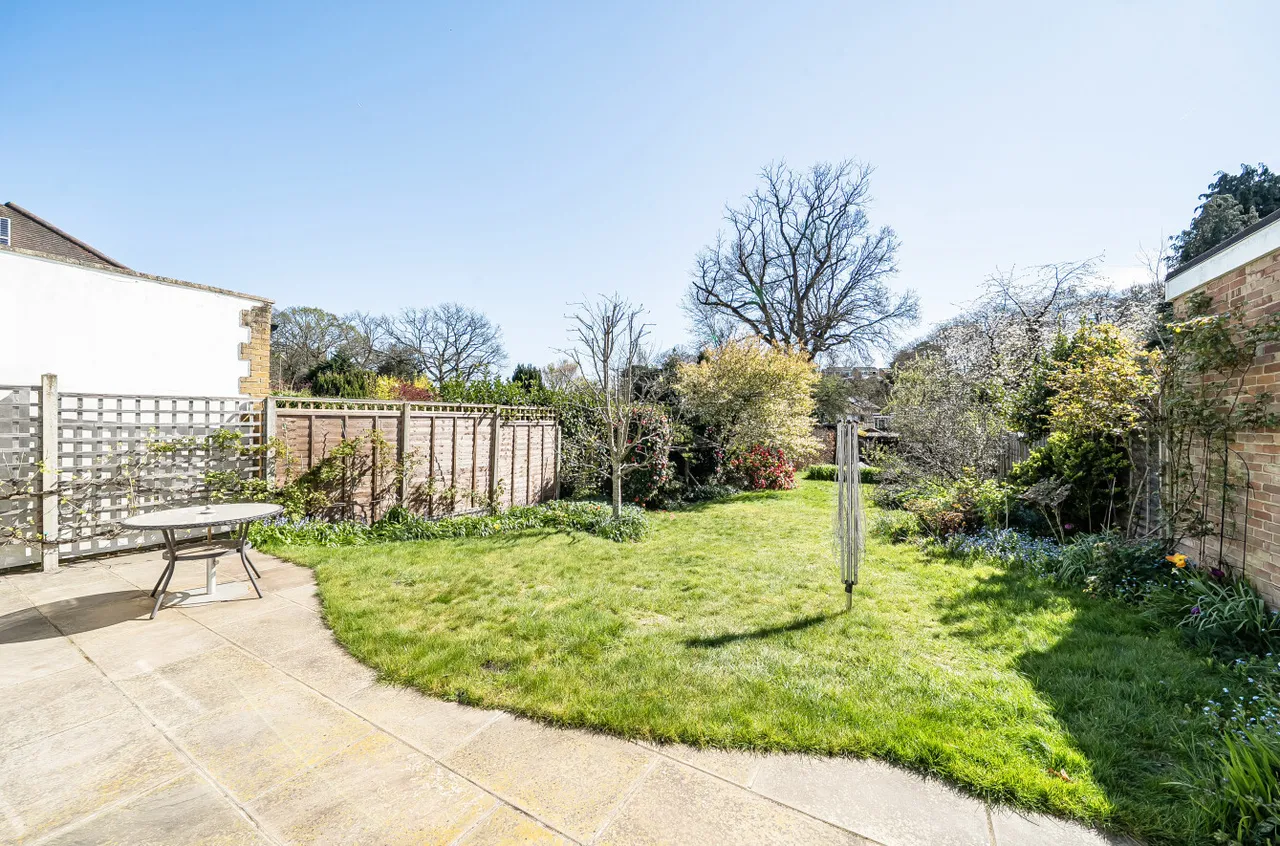 Le Marchant Road, Frimley, Camberley, Surrey, GU16 8RW, photo 17