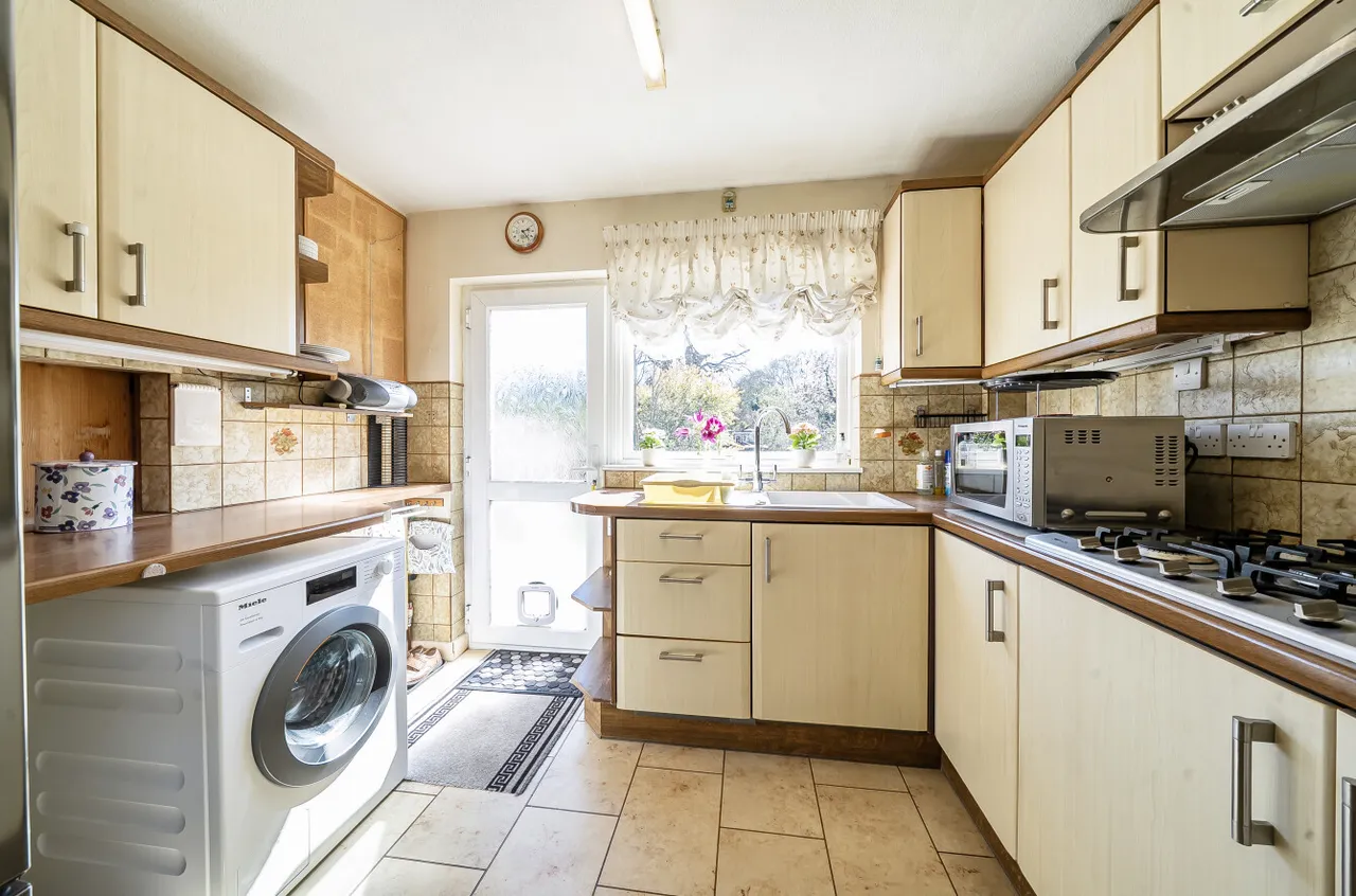 Le Marchant Road, Frimley, Camberley, Surrey, GU16 8RW, photo 6