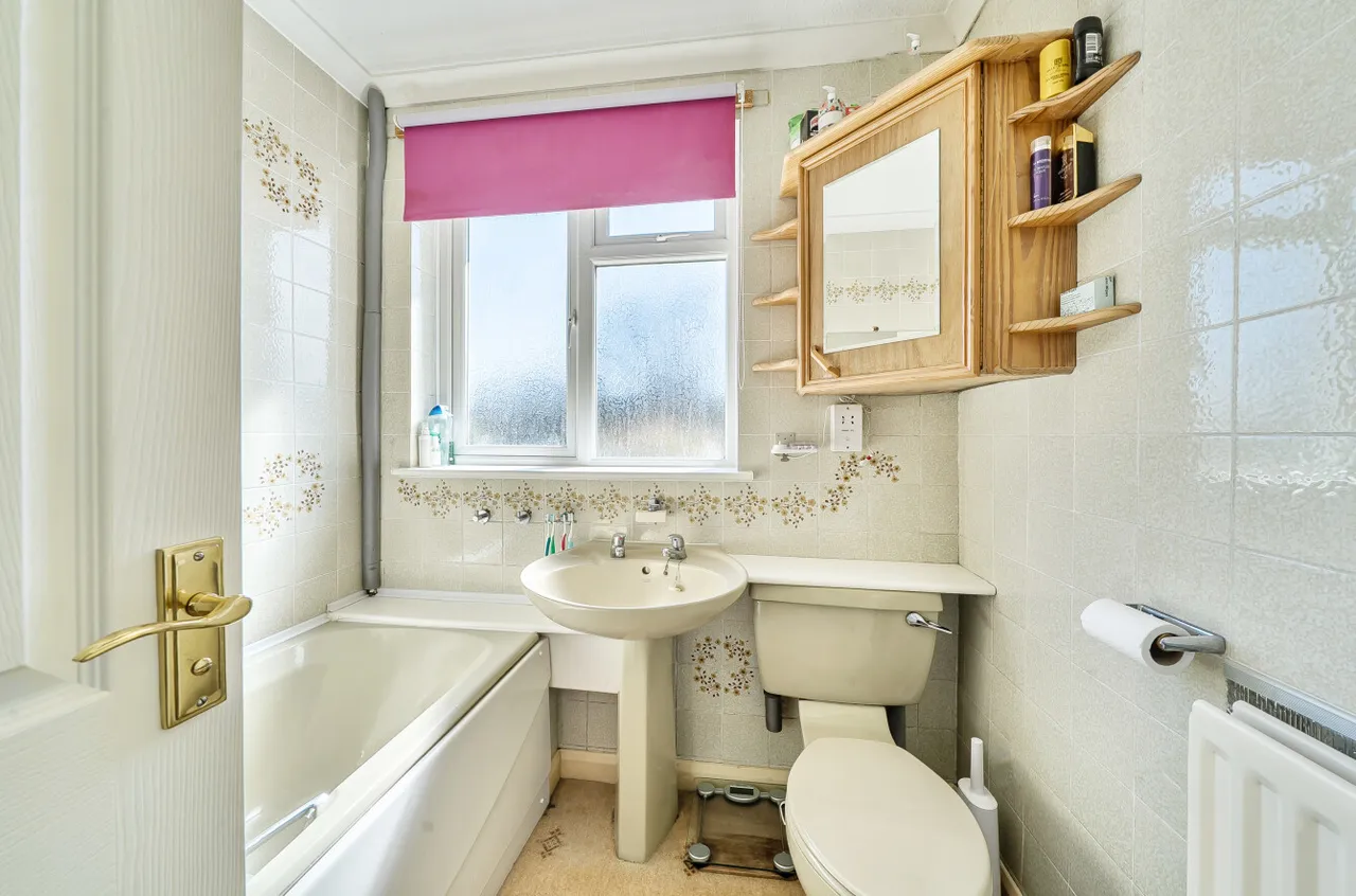 Le Marchant Road, Frimley, Camberley, Surrey, GU16 8RW, photo 5