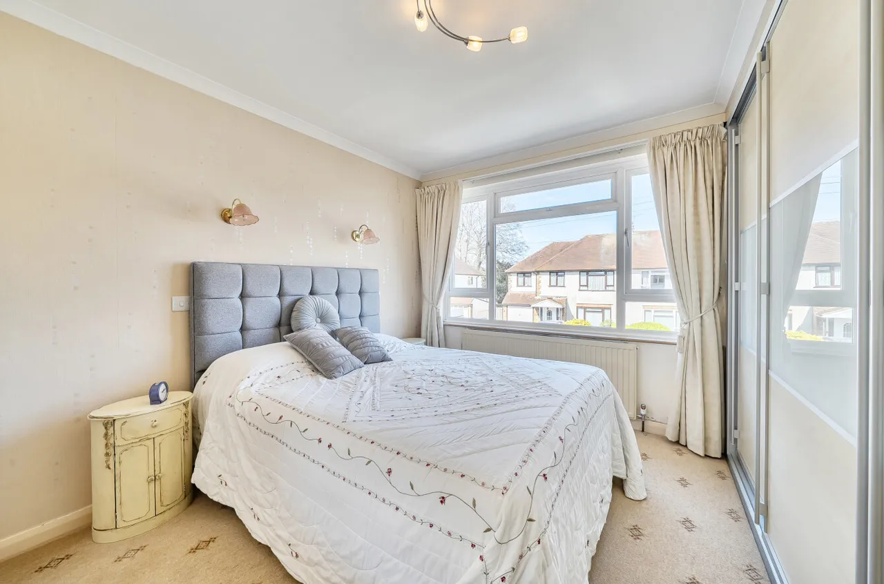 Le Marchant Road, Frimley, Camberley, Surrey, GU16 8RW, photo 4