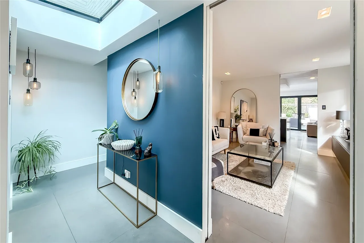 Aplins Close, Harpenden, Hertfordshire, AL5 2QB, photo 3
