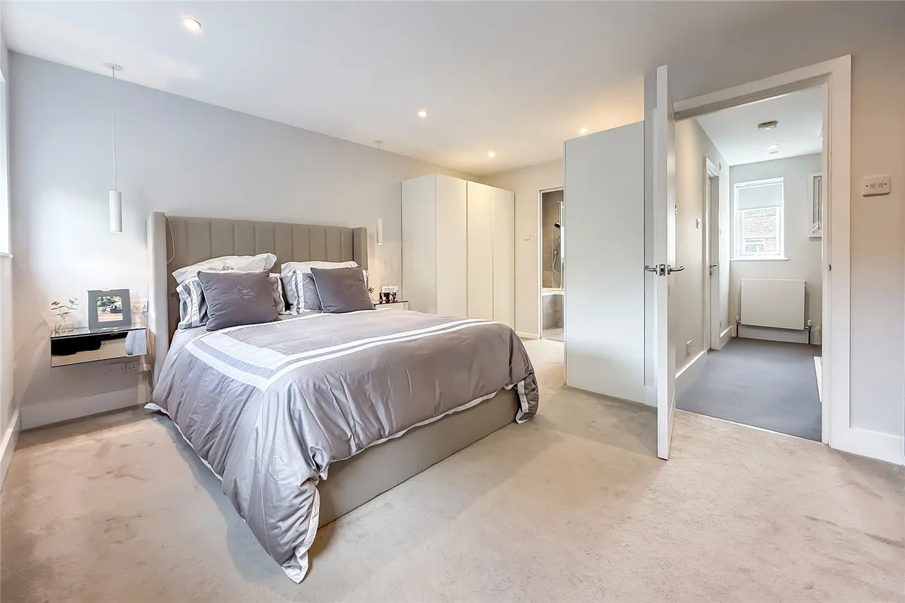 Aplins Close, Harpenden, Hertfordshire, AL5 2QB, photo 5