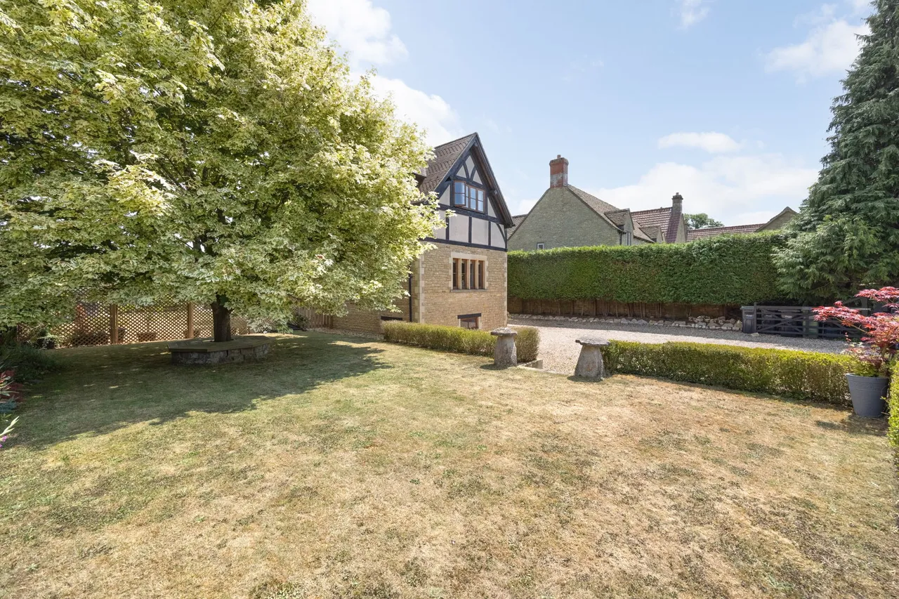 Melksham Road, Lacock, SN15, photo 66