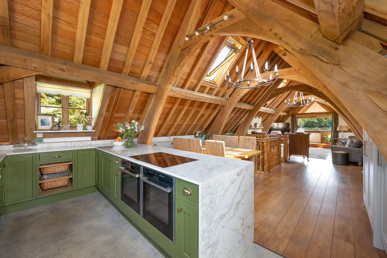 Melksham Road, Lacock, SN15, photo 8