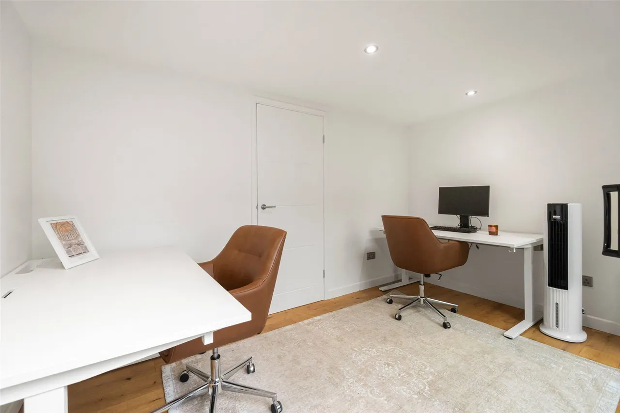 Plevna Road, Hampton, TW12, photo 9