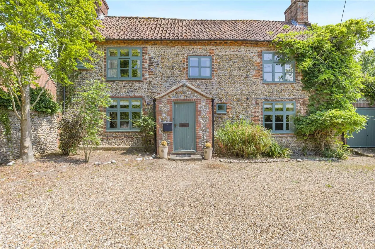 4 bed house for sale, The Street, Thornage, NR25