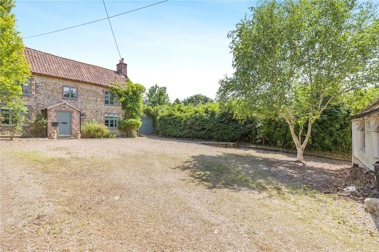 The Street, Thornage, NR25, photo 16