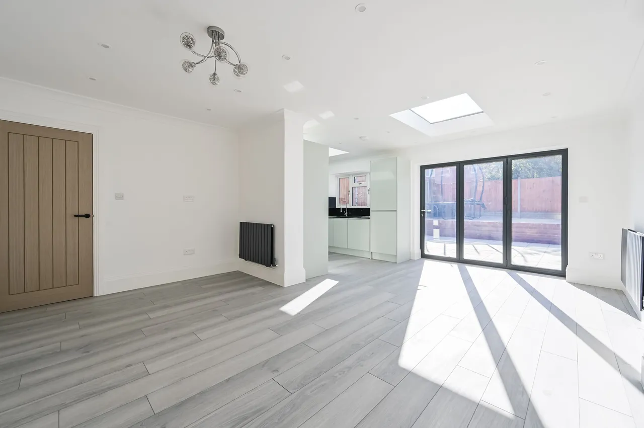 15 Lukin Crescent, London, photo 7