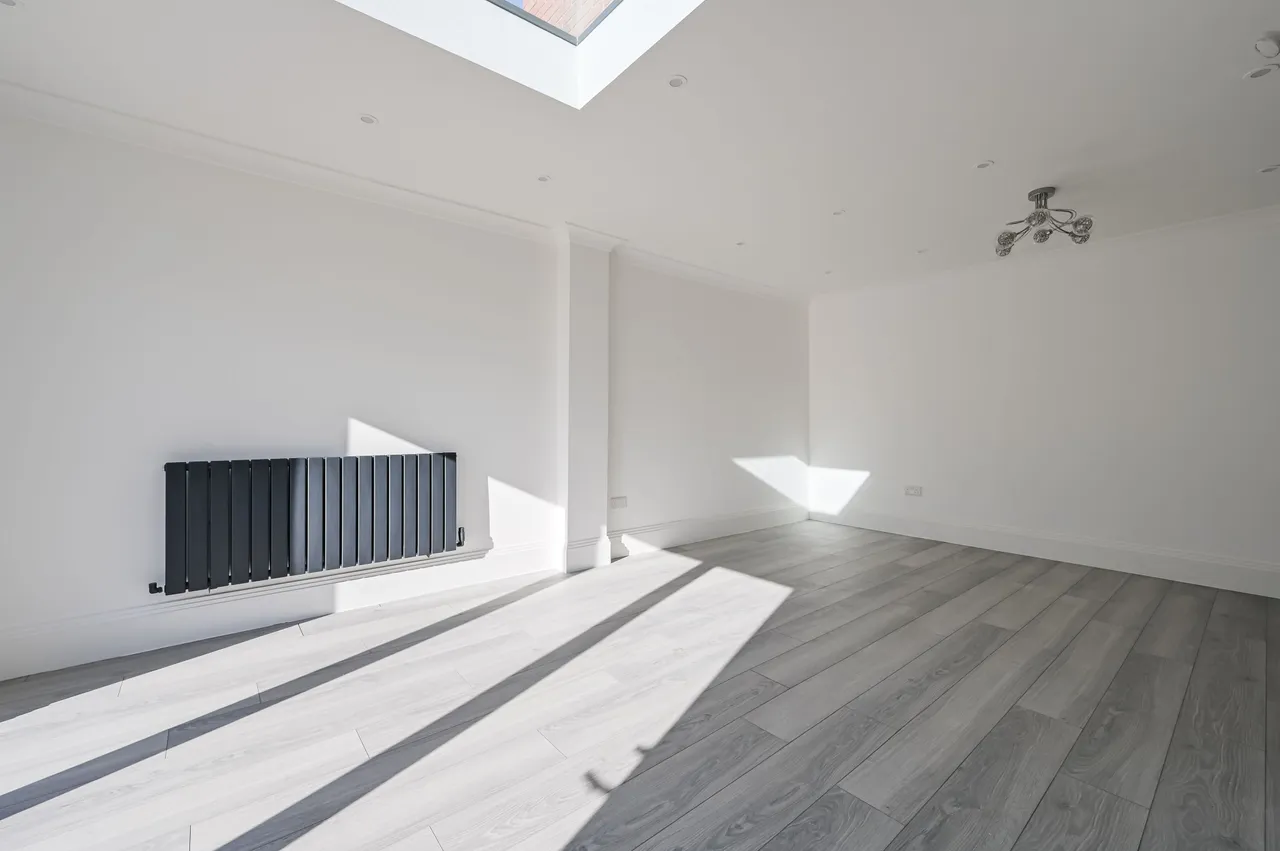 15 Lukin Crescent, London, photo 8