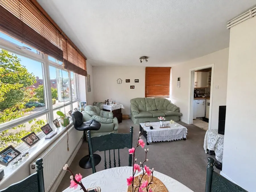 Crescent Road, Wokingham, RG40, photo 5
