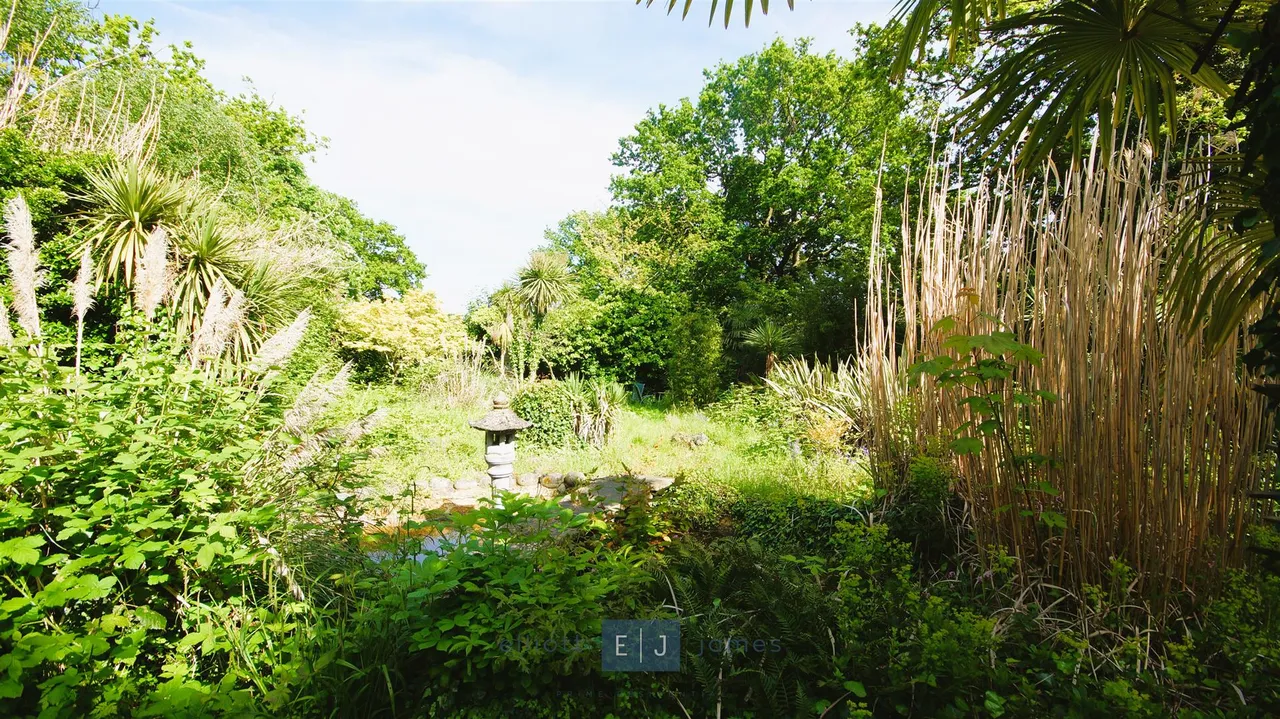 Manor Road, Chigwell, IG7, photo 9