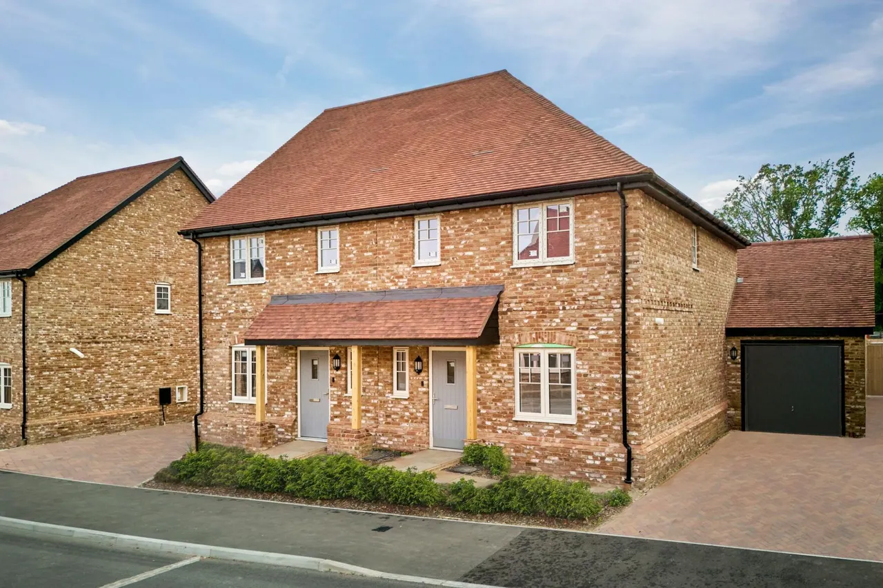 3 bed house for sale, Ford Road, Arundel, BN18