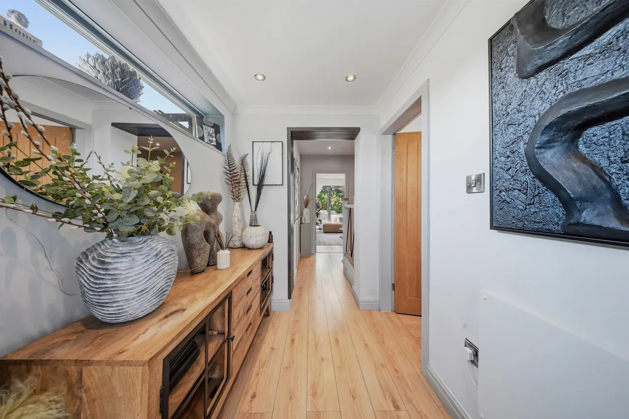 Knowsley Road West, Clayton Le Dale, BB1, photo 25