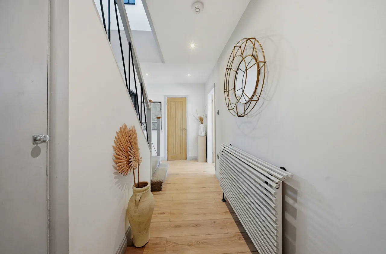 Knowsley Road West, Clayton Le Dale, BB1, photo 24