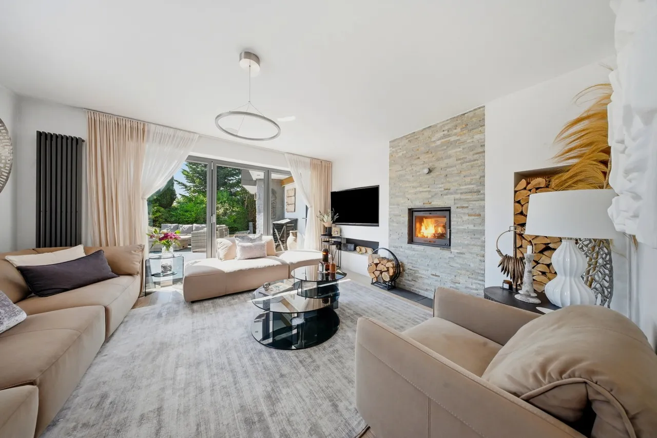Knowsley Road West, Clayton Le Dale, BB1, photo 2