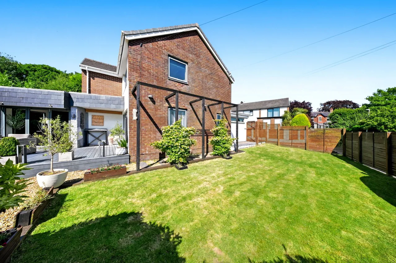 Knowsley Road West, Clayton Le Dale, BB1, photo 22