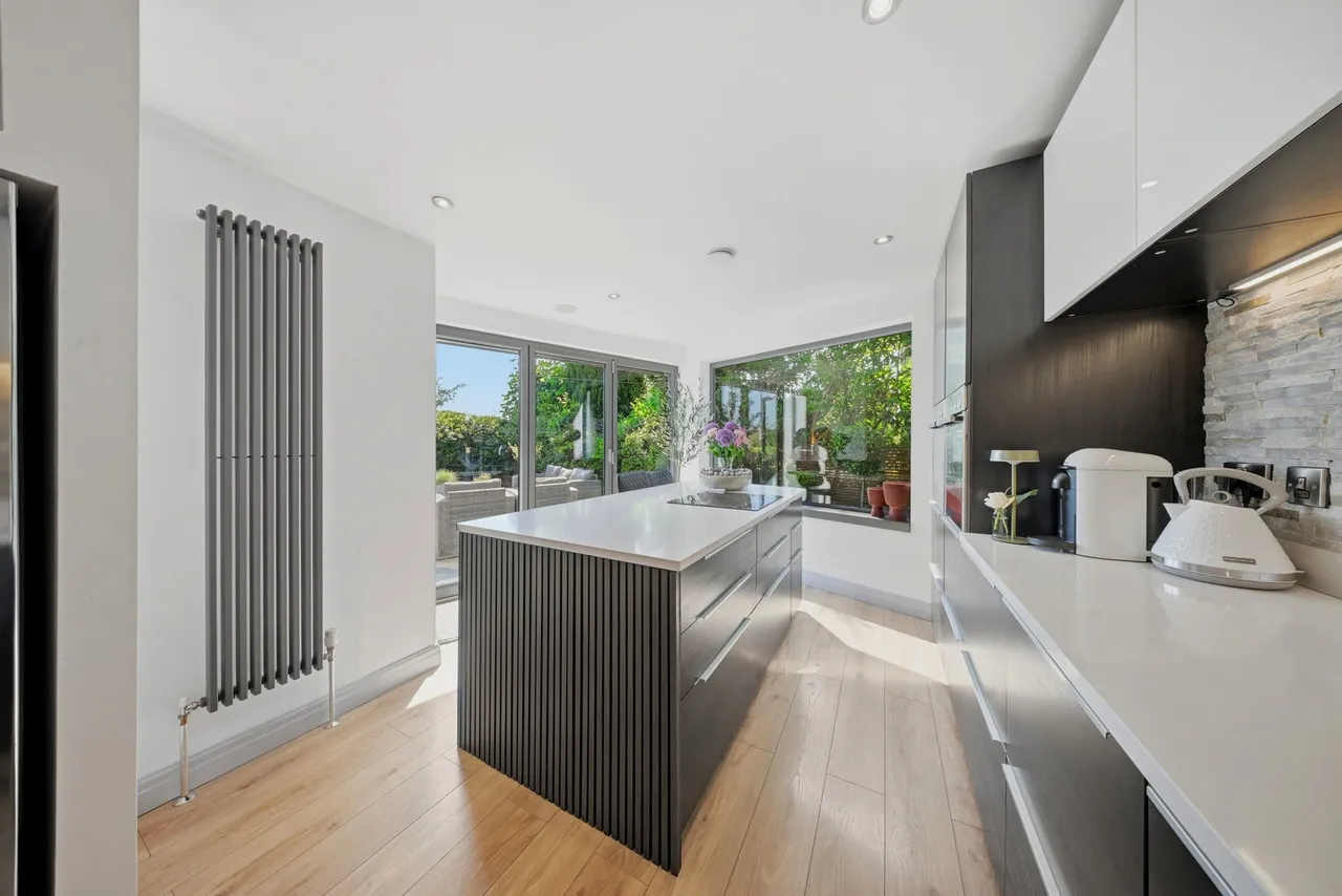Knowsley Road West, Clayton Le Dale, BB1, photo 10
