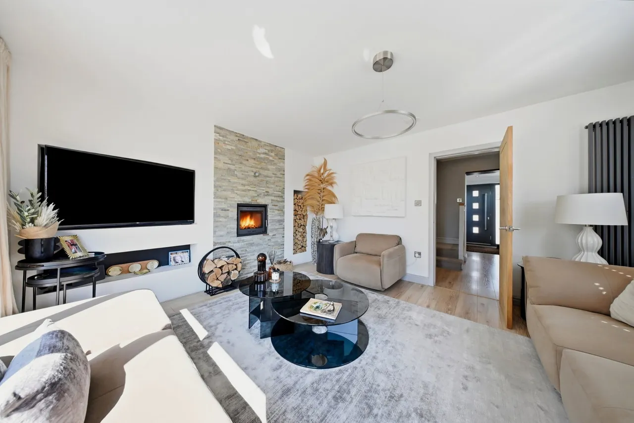 Knowsley Road West, Clayton Le Dale, BB1, photo 3