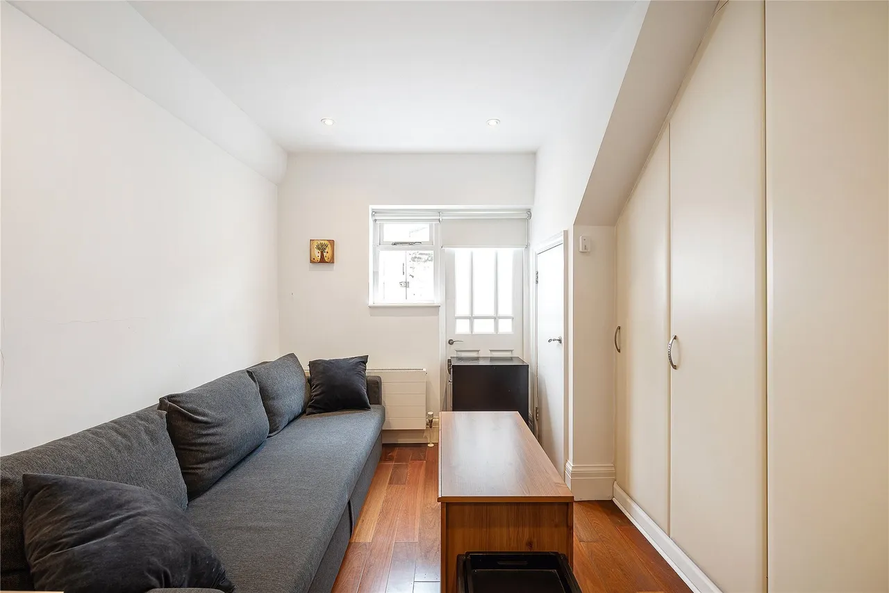 Campden Hill Gardens, London, W8, photo 12