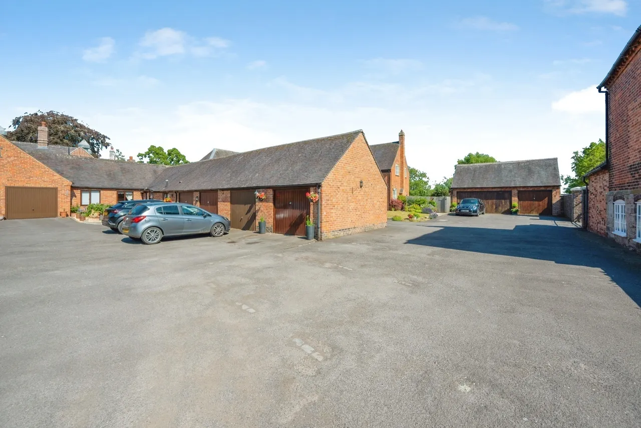 Main Road, Newton Regis, Tamworth, Warwickshire, B79, photo 5