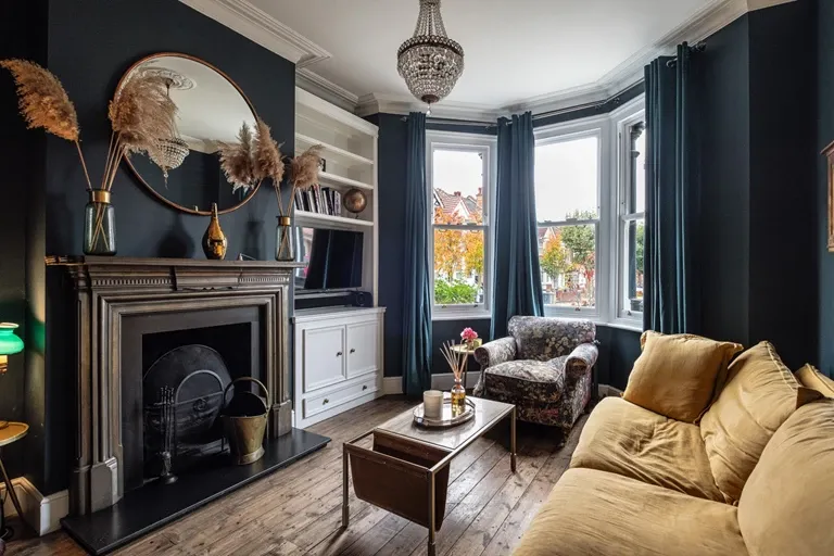 3 bed house for sale — Kings Road, Willesden, NW10 2BL