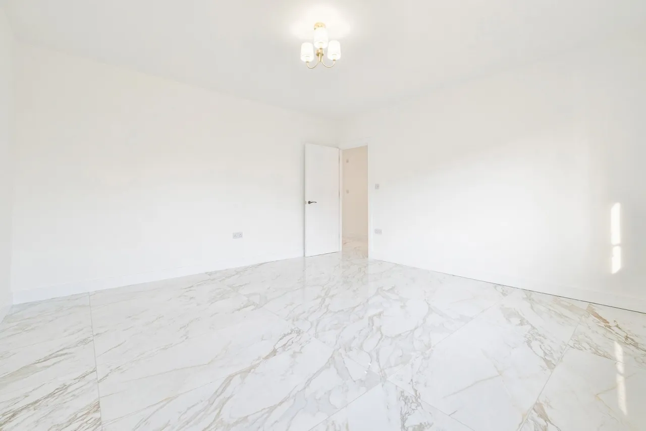 Ennerdale Avenue, Hornchurch, RM12, photo 9