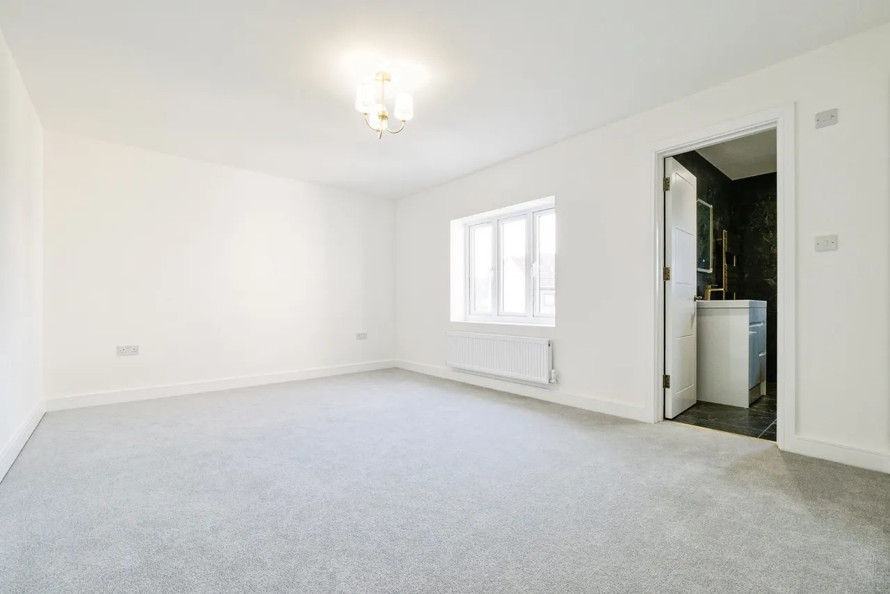 Ennerdale Avenue, Hornchurch, RM12, photo 13