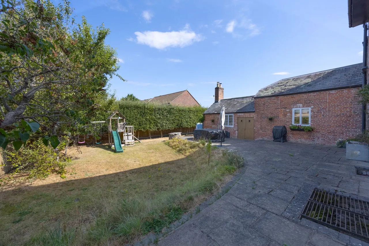 Court Lane, Bratton, BA13, photo 48